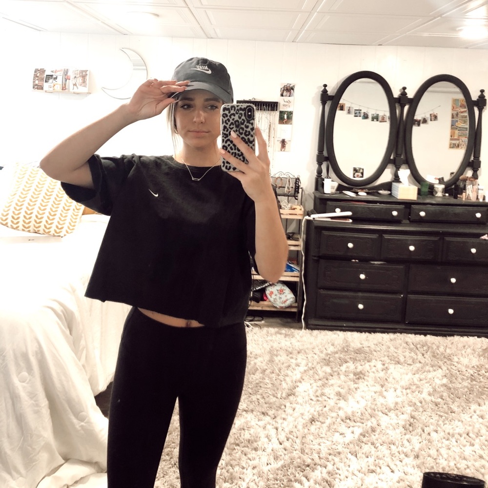 Nike Cropped Tee!! - Picture 5 of 8